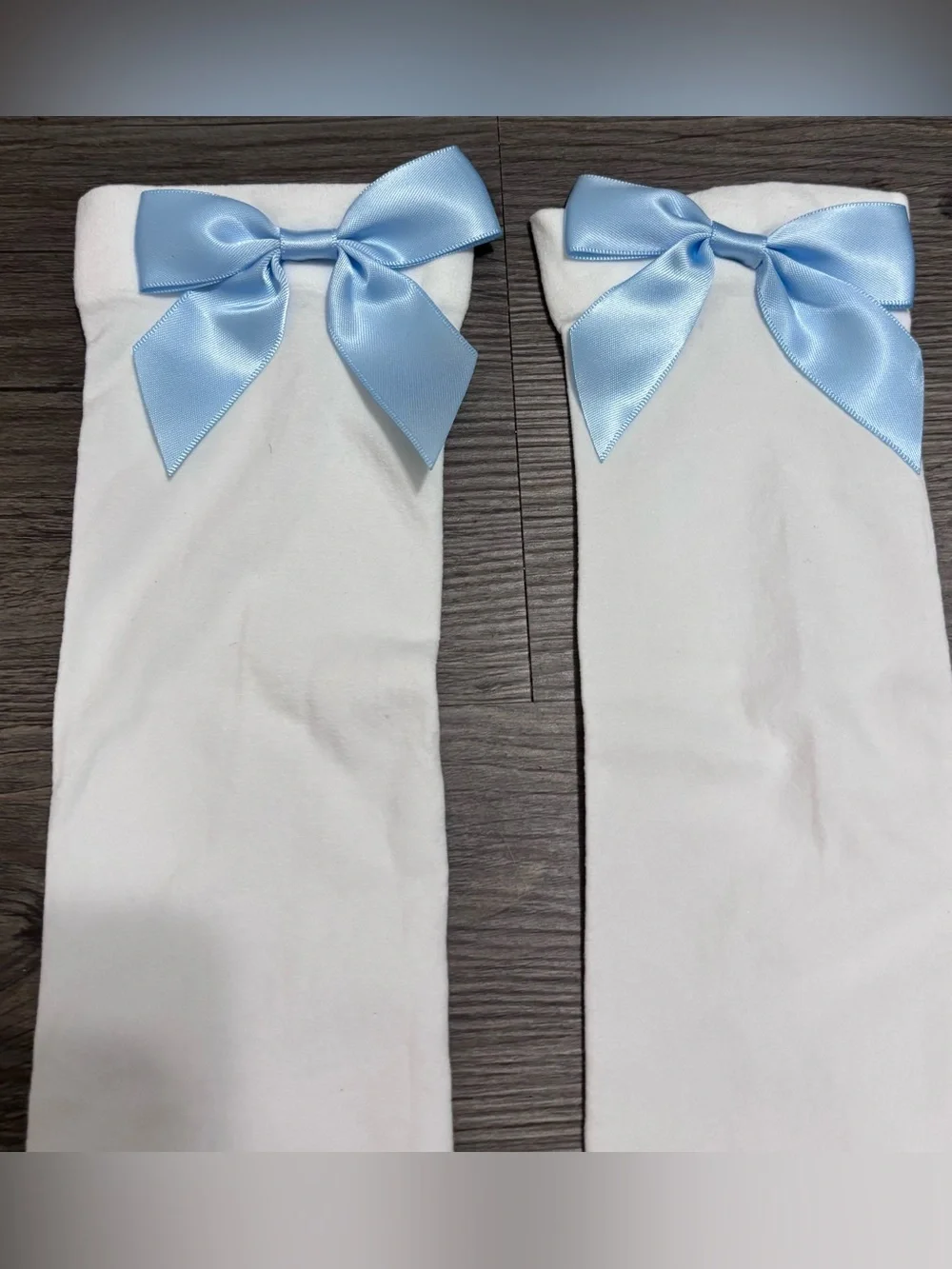 NWOT White Stocking with Blue Bows